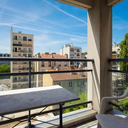 Le Cozy + Balcon Ensoleille + Parking Apartment Paris